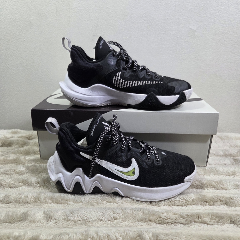 Nike Black and White Sneakers